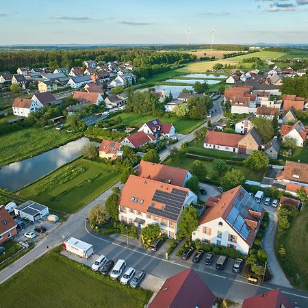 Landhotel Seerose Langenzenn Exterior photo