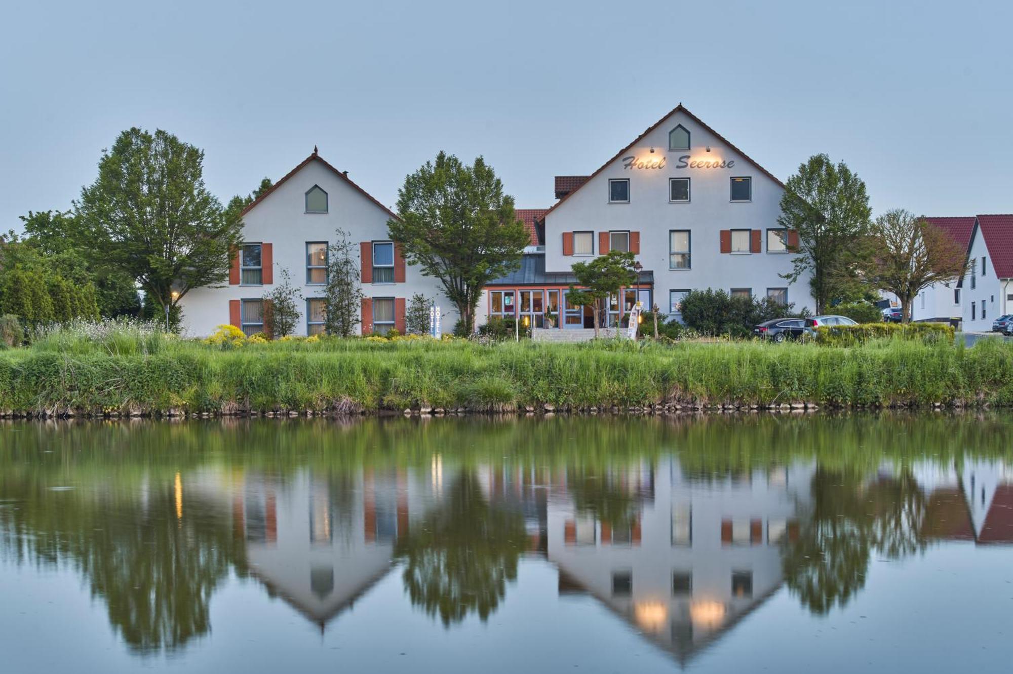 Landhotel Seerose Langenzenn Exterior photo